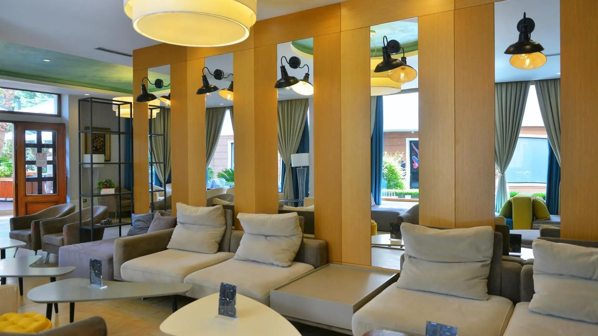 Sandy Beach Resort Golem  4*, Golem (Tirana) Albanien