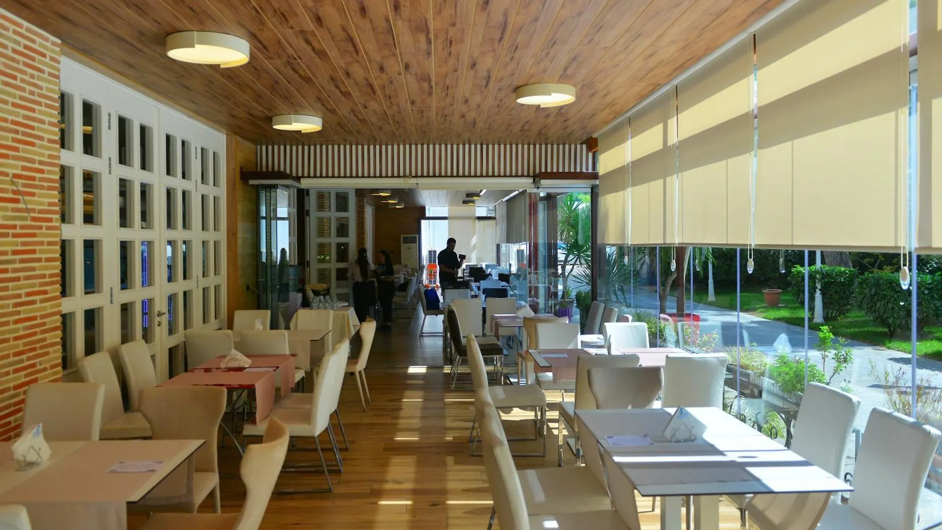 Sandy Beach Resort Golem  Albanien