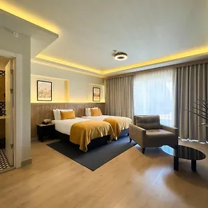 Dugi Hotel Istanboel