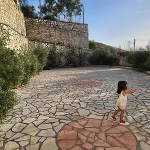 Vila Sulozeqi Sarandë