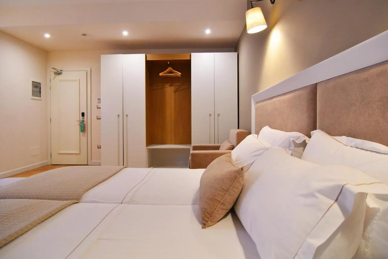 Sandy Beach Resort Golem  4*, Golem (Tirana)