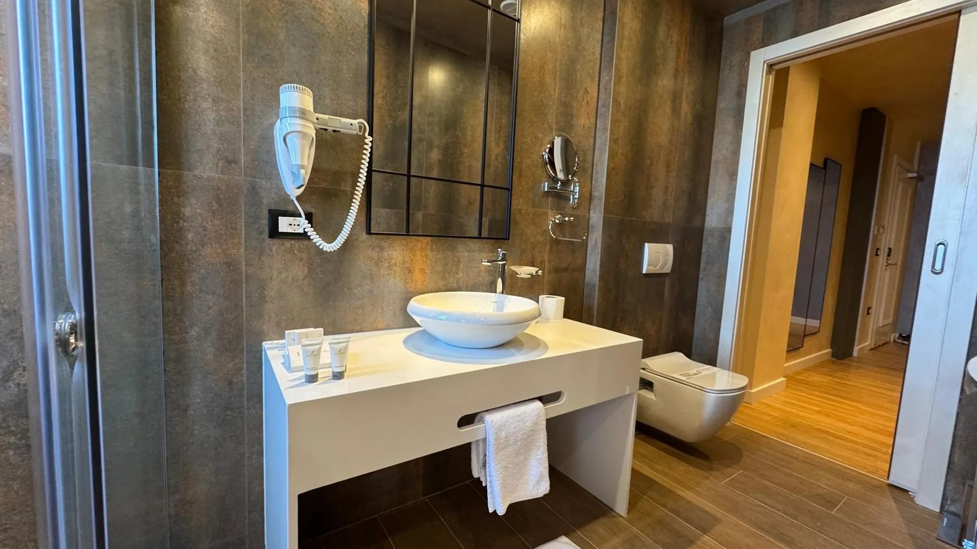 Sandy Beach Resort Golem  Golem (Tirana)